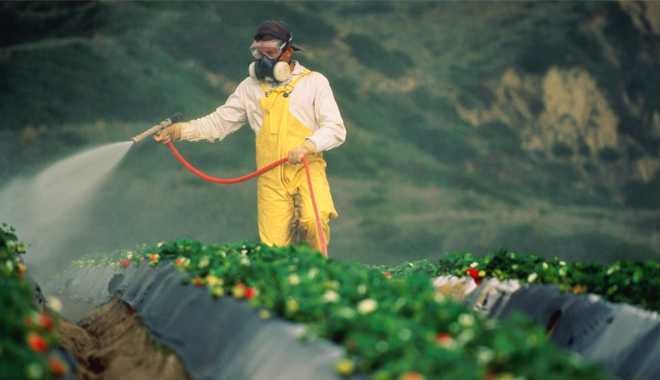 Khi tiếp xúc với với Ancol Anlylic cần trang bị đầy đủ đồ bảo hộ