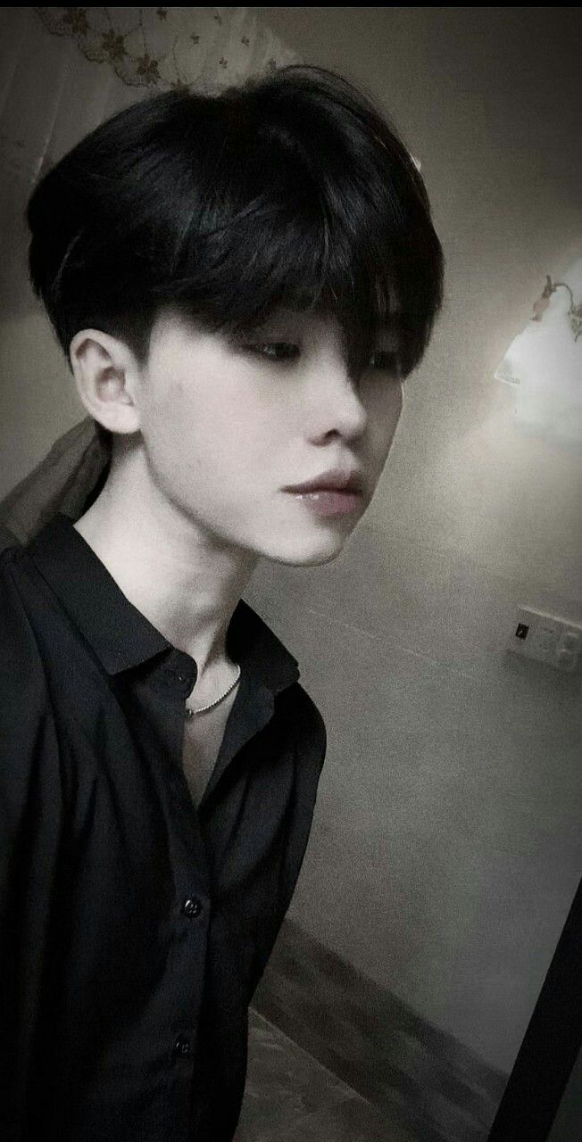 Ảnh trai đẹp K12 đang là chủ đề được chia sẻ nhiều nhất trong cộng đồng trẻ