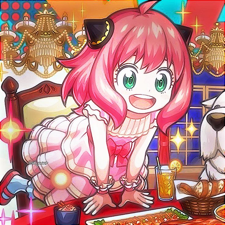 Anya vui vẻ bên bàn ăn lấp lánh