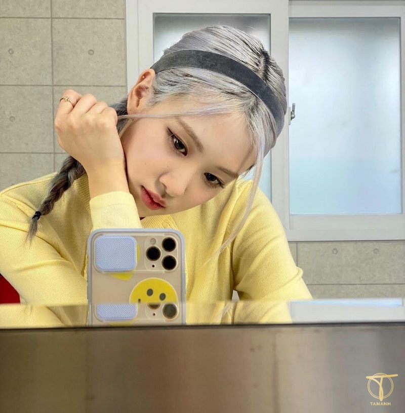 chụp hình trước gương