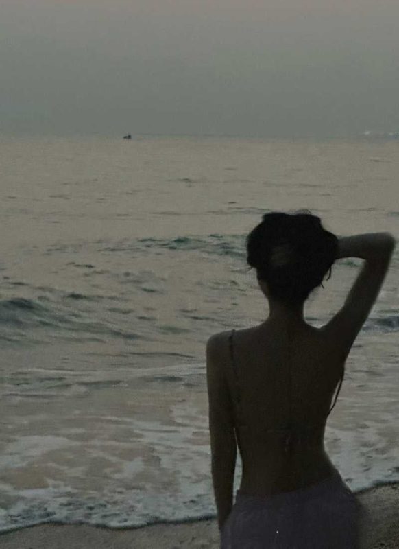 +80 Mẫu ảnh chụp sau lưng đi biển đẹp cho nàng