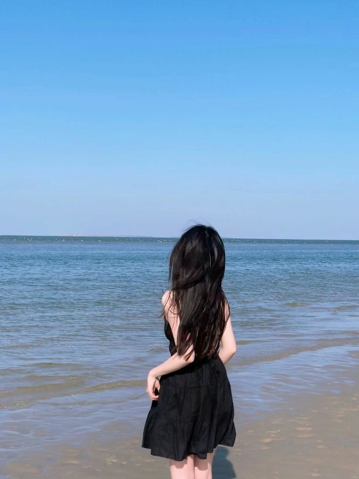 Dáng quay lưng không phô trương nhưng lại gây thương nhớ