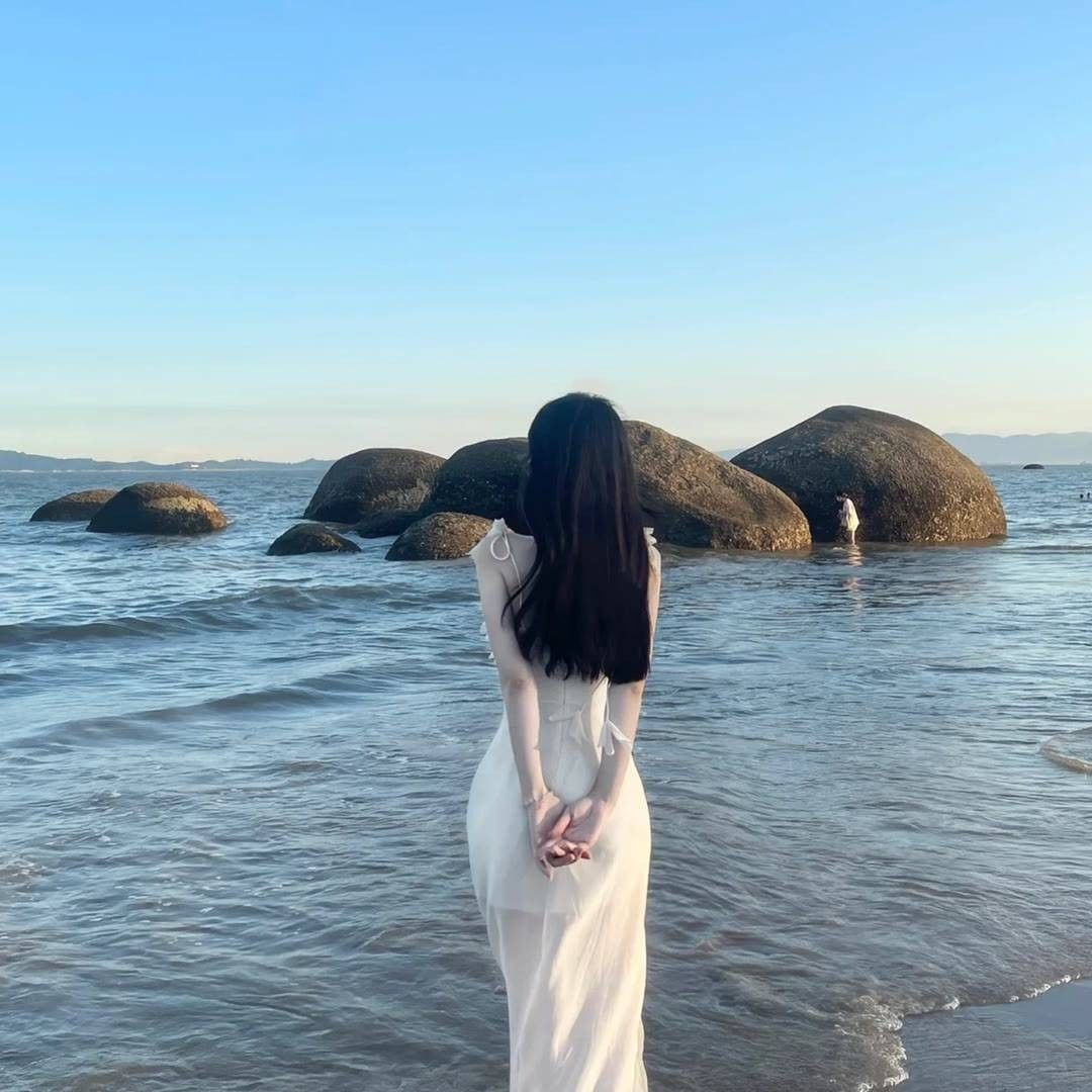 Chụp từ phía sau - nơi ánh nhìn thuộc về thiên nhiên