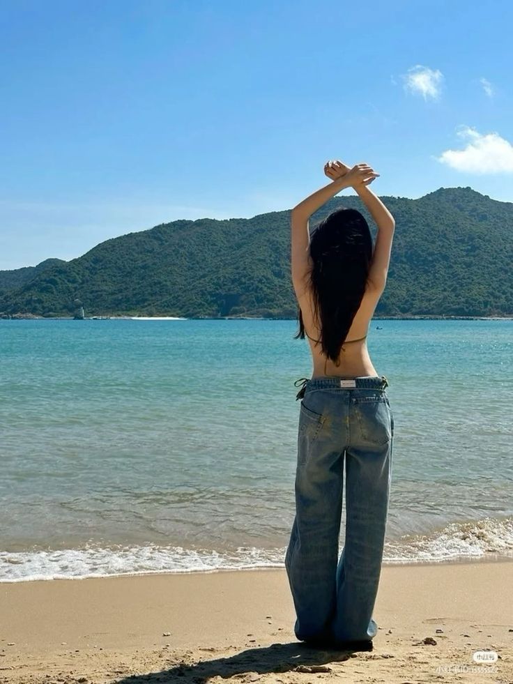 Chỉ cần tấm lưng và chân trần, biển sẽ kể chuyện