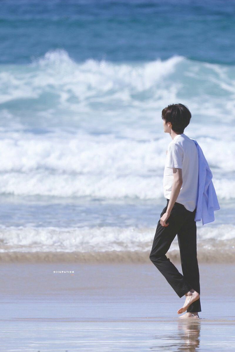 Không cần tạo dáng quá nhiều - chỉ cần đứng