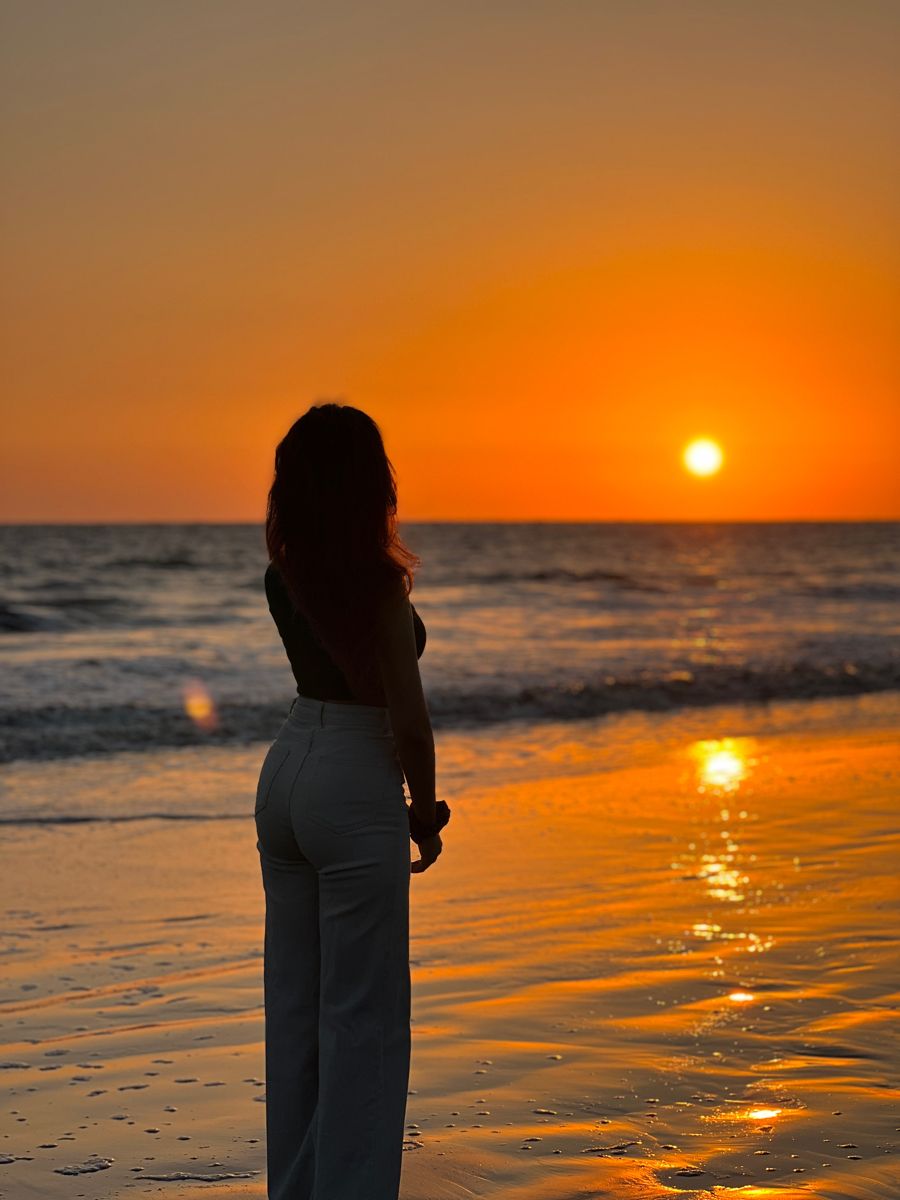 Cát, biển và em - đơn giản nhưng hoàn hảo