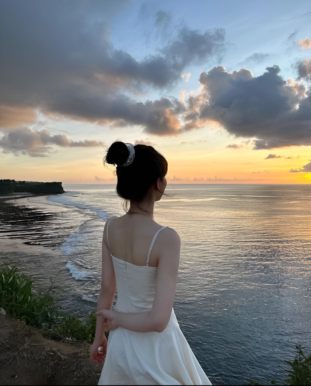 Quay lưng lại, nhưng để lòng mình hòa với biển