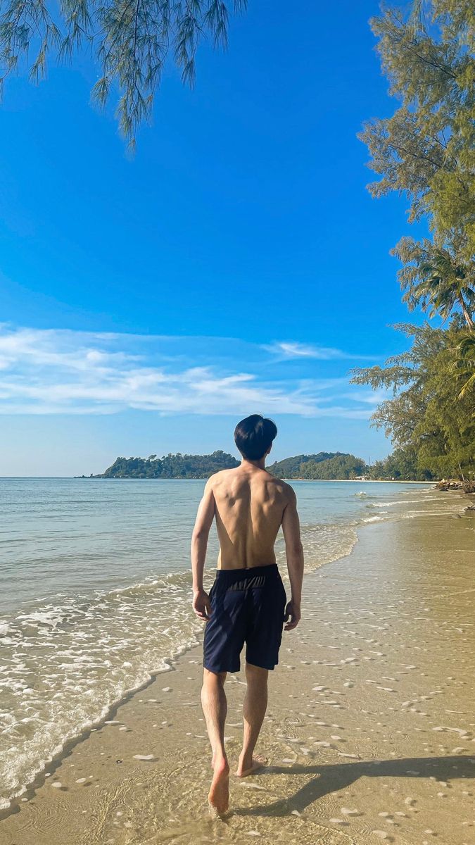 Ảnh đi biển chụp sau lưng nam