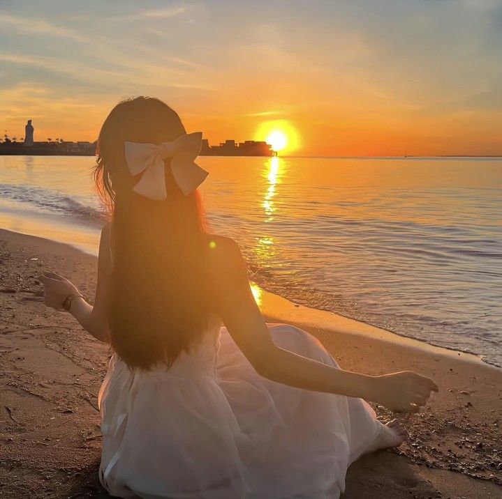 Dáng sau lưng lặng lẽ như một đoạn thơ