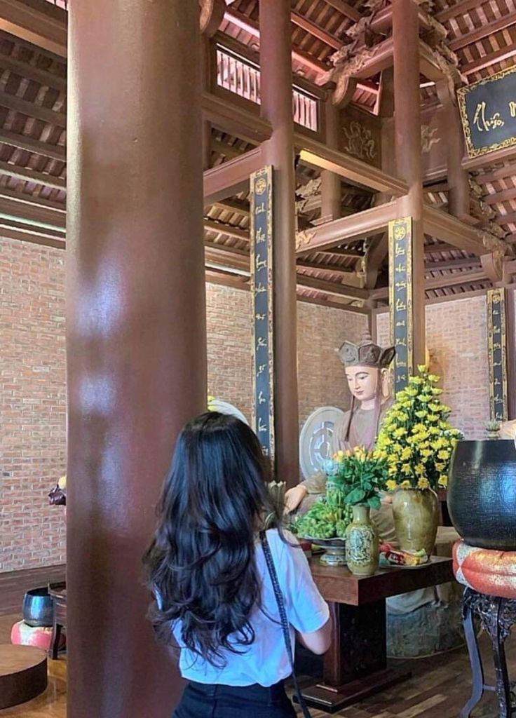 Ảnh đi chùa luôn toát lên sự thanh thoát