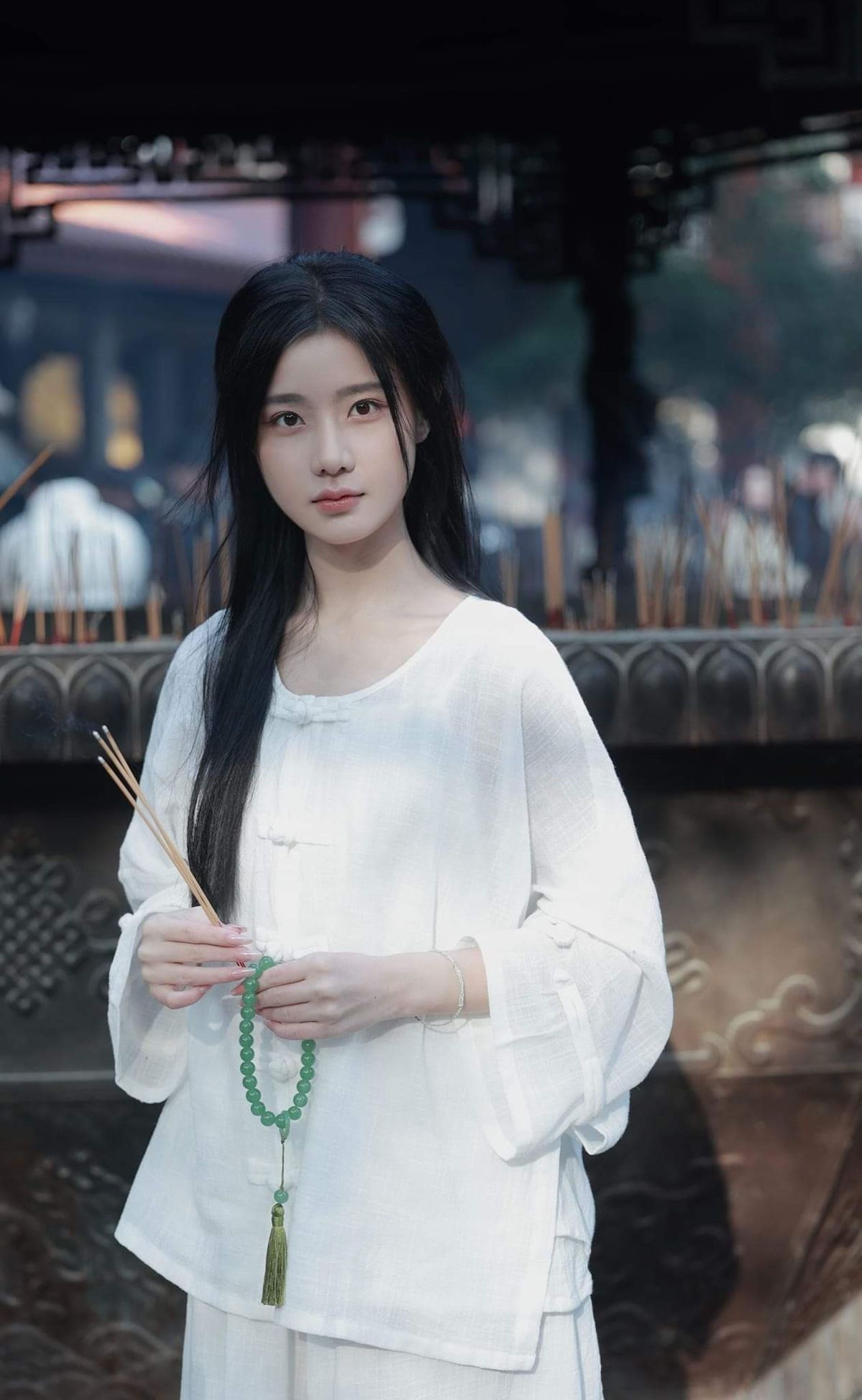 Khoảnh khắc đi chùa luôn đáng để lưu giữ