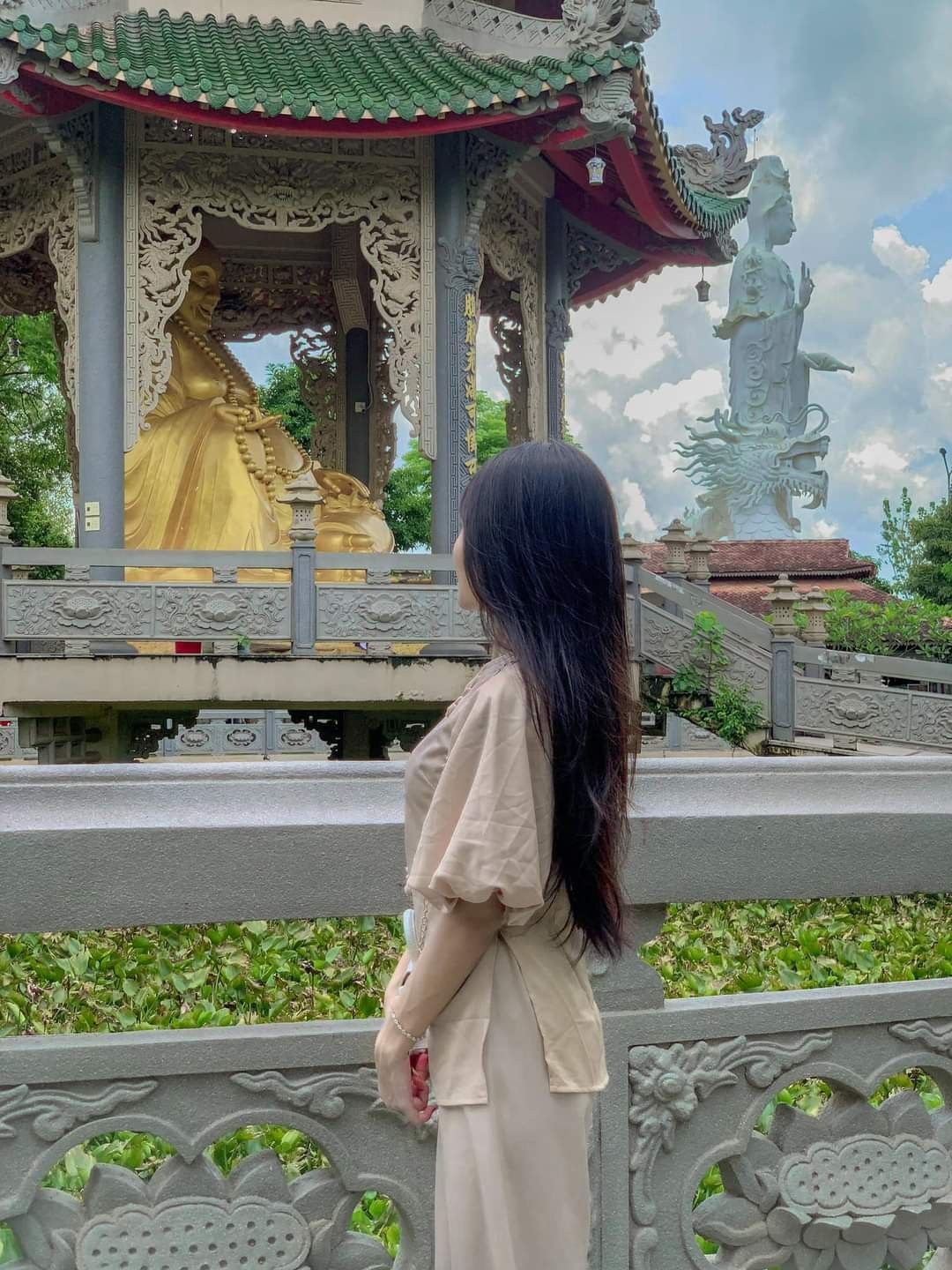 Chụp ảnh ở chùa để cảm nhận sự thanh tịnh