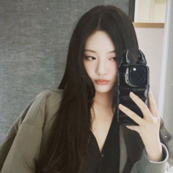 Gương giúp mình nhìn lại, còn ảnh giúp mình lưu giữ.