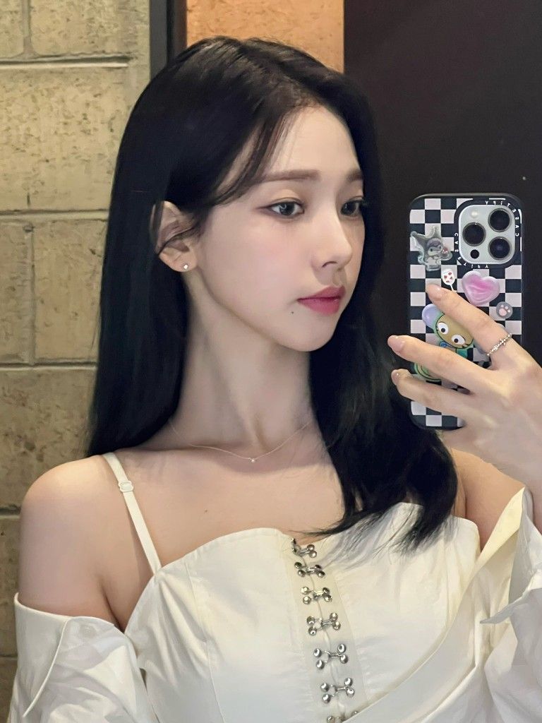 Gương giúp mình tĩnh, ảnh giúp mình nhớ.