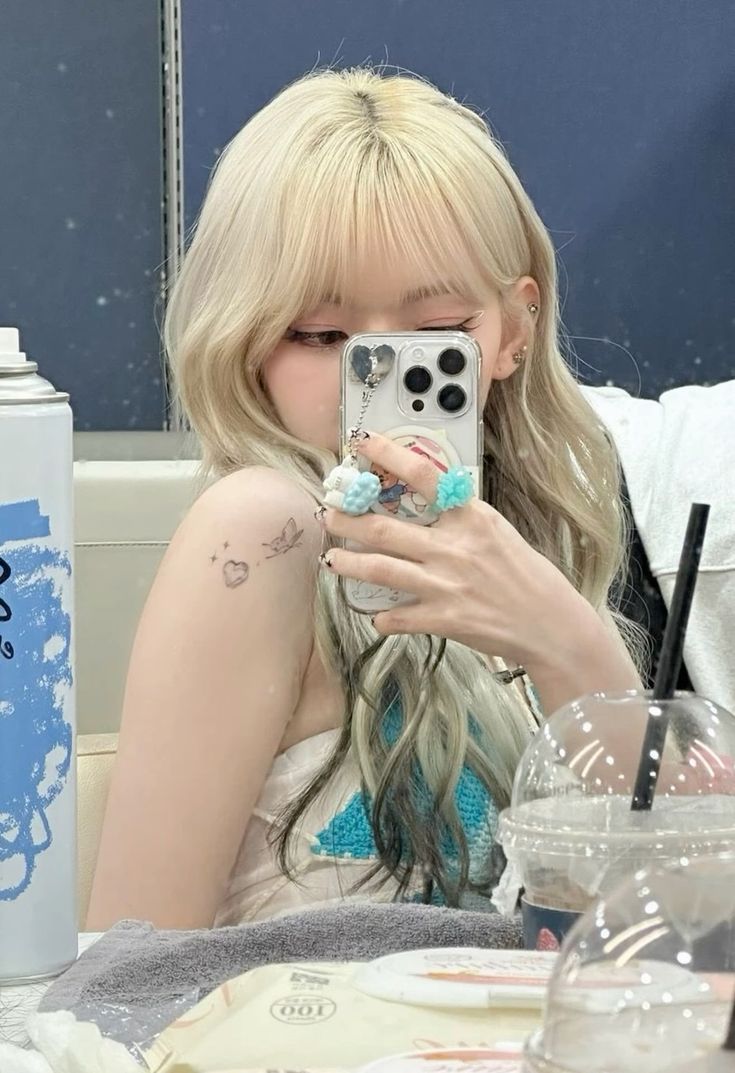 Gương là nơi lưu giữ dáng vẻ tự nhiên nhất