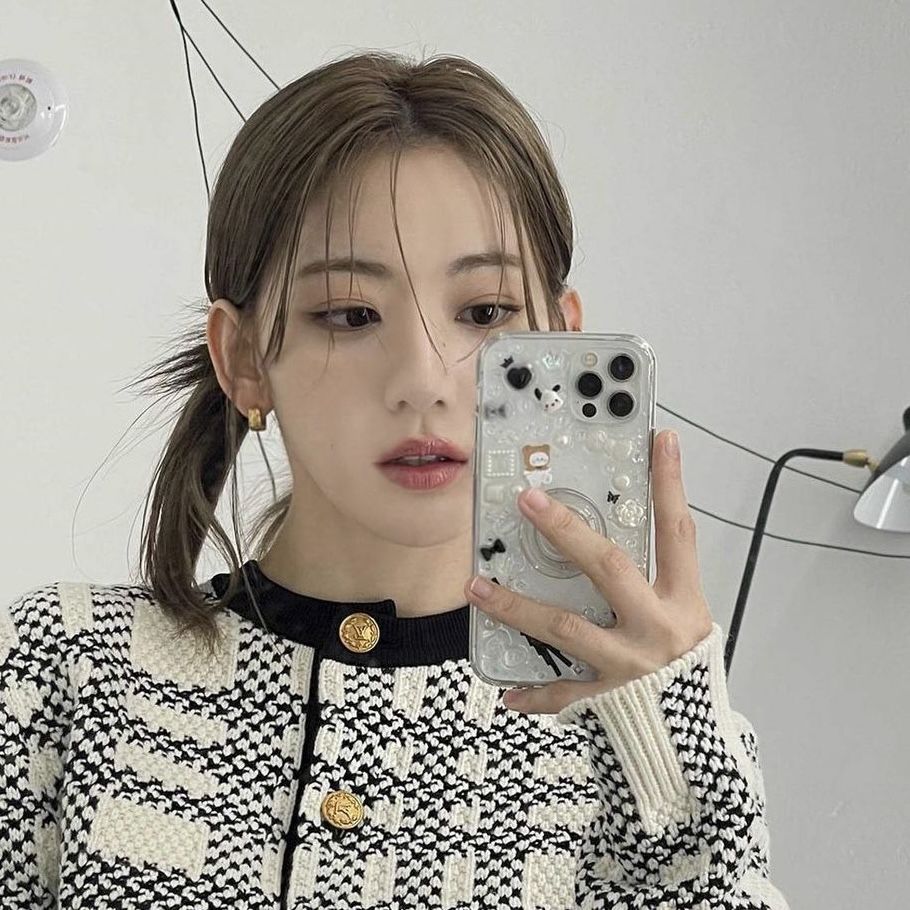 Gương sạch, gương sáng, tâm trạng cũng sáng theo.