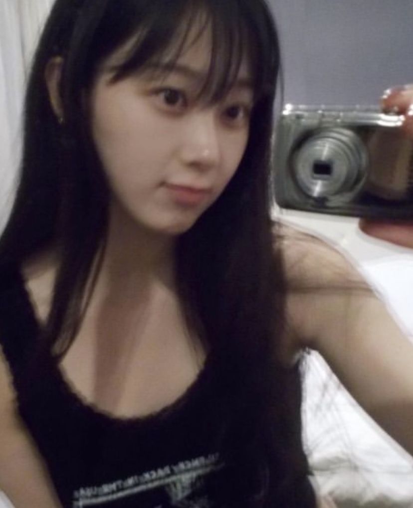 Không cần phông nền, chỉ cần một cái gương đủ sạch.