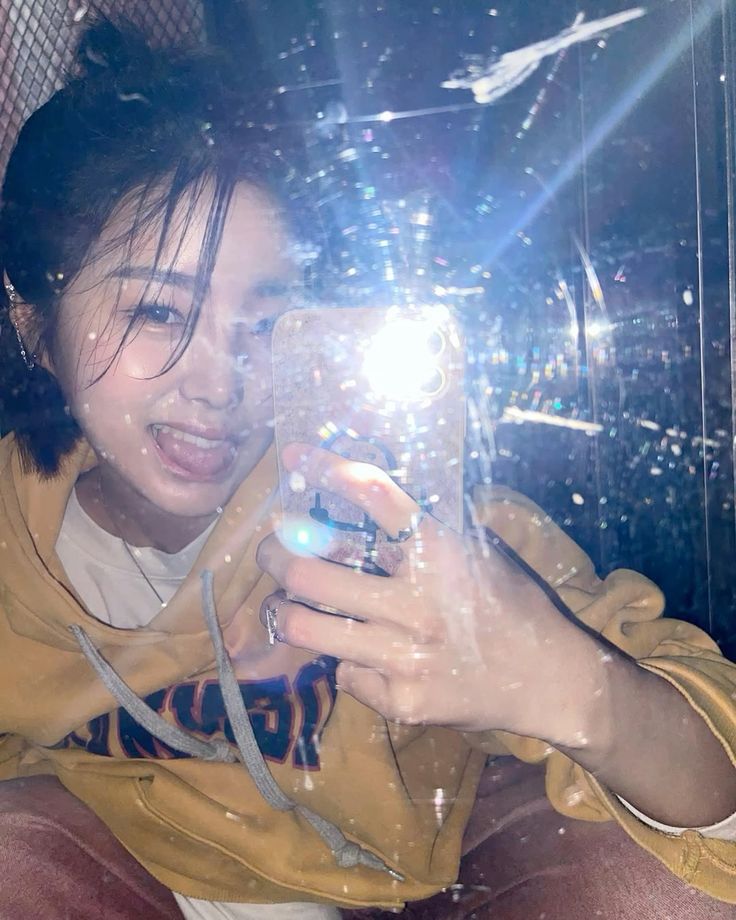 Đừng đợi ai khen, tự gương đã gật đầu rồi