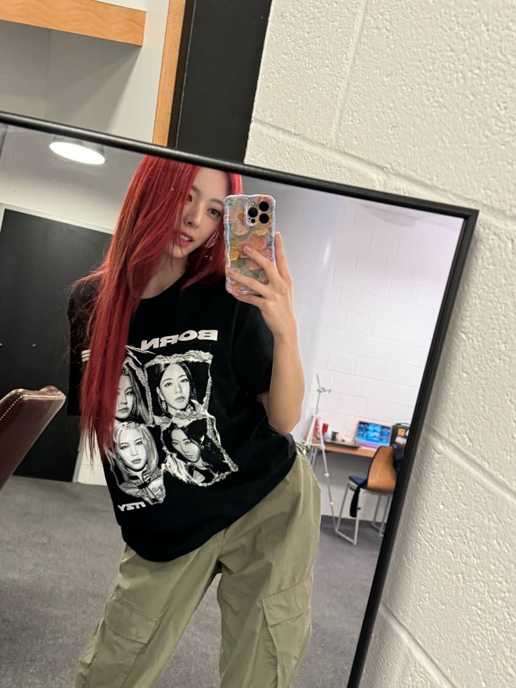 Gương kia ngự ở trên tường, ai là người chill nhất phường?