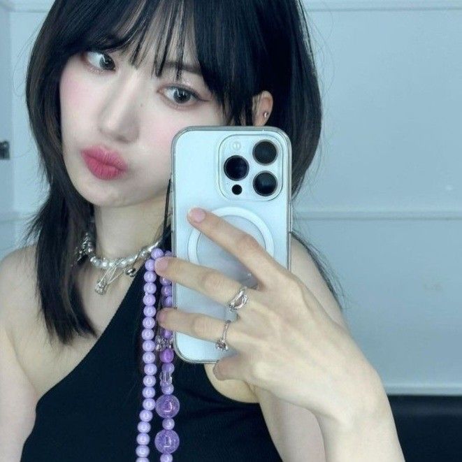 Ánh sáng phản chiếu mình theo cách nhẹ nhất.