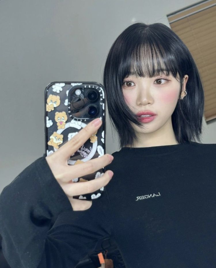 Chụp trước gương để nhớ rằng hôm nay mình đã ổn