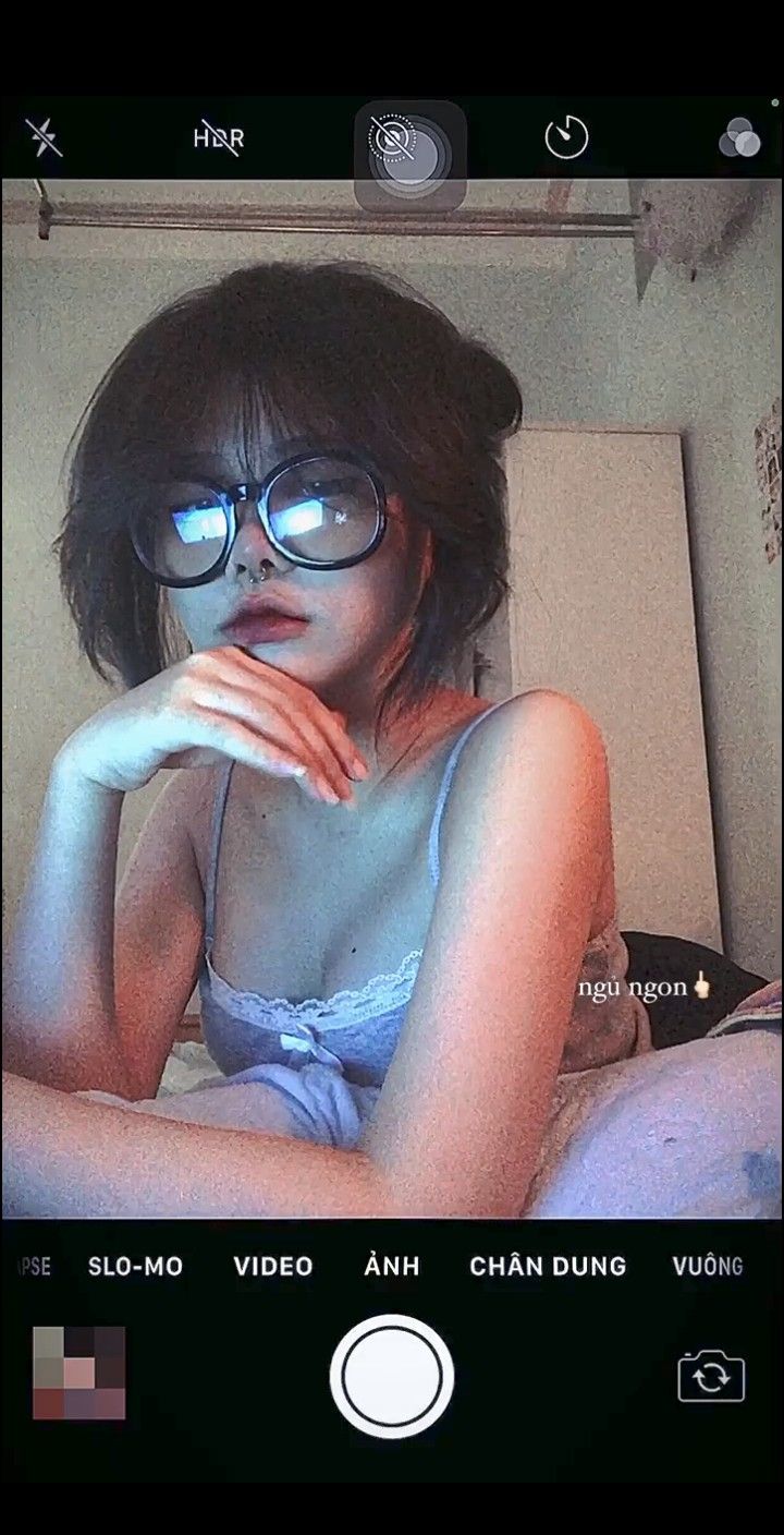 Ảnh gái xinh 2k5 giản dị trẻ trung khiến khung hình trở nên sinh động