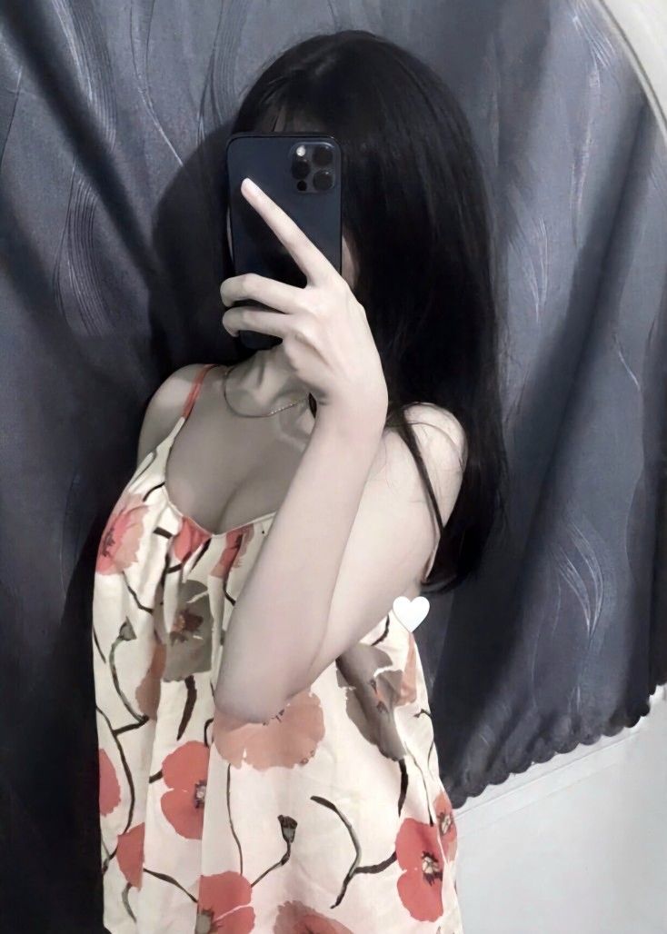 Nét tinh khôi rạng rỡ trong ảnh gái xinh 2k5 khiến tim người loạn nhịp