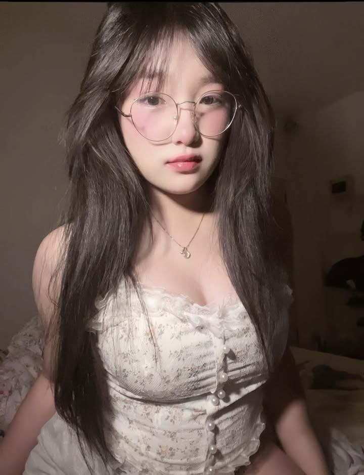 Ảnh gái xinh 2k5 mang đến sự trẻ trung đầy sức sống và cuốn hút