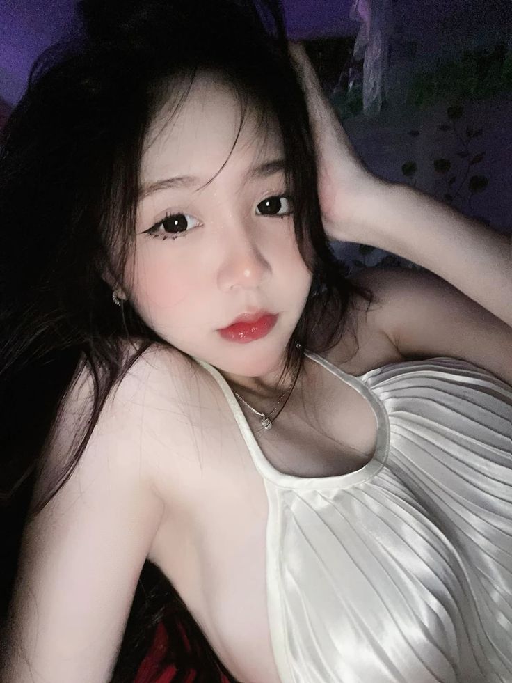 Vẻ đẹp dịu dàng trong ảnh gái xinh 2k5 khiến tim người rung động