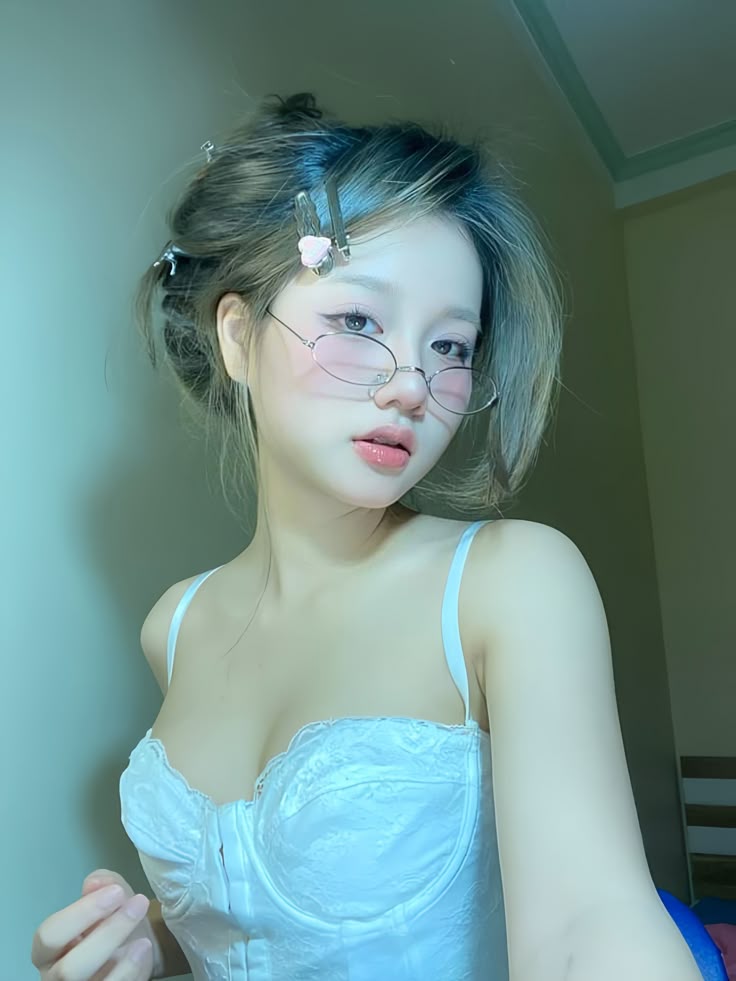 Ảnh gái xinh 2k5 khoe nụ cười tỏa nắng khiến ai cũng say đắm