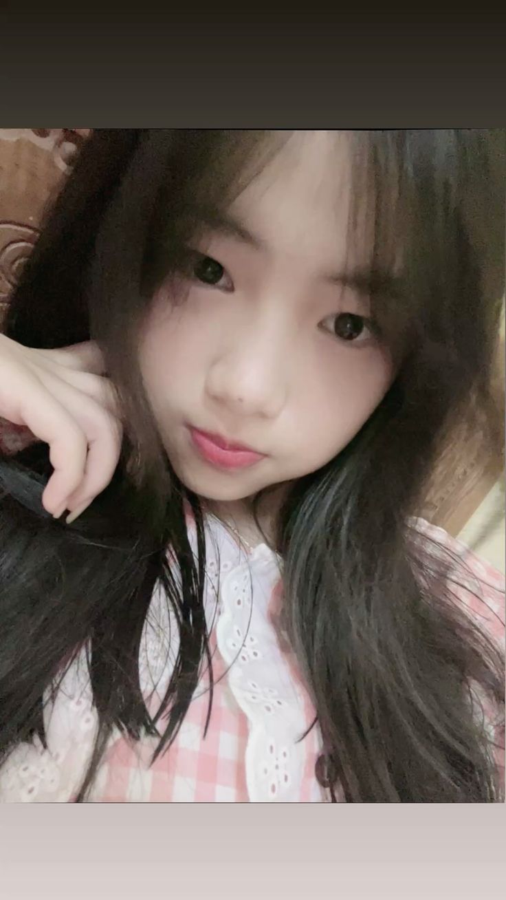 Vẻ đẹp thanh thoát trong ảnh gái xinh 2k5 tạo cảm giác nhẹ nhàng