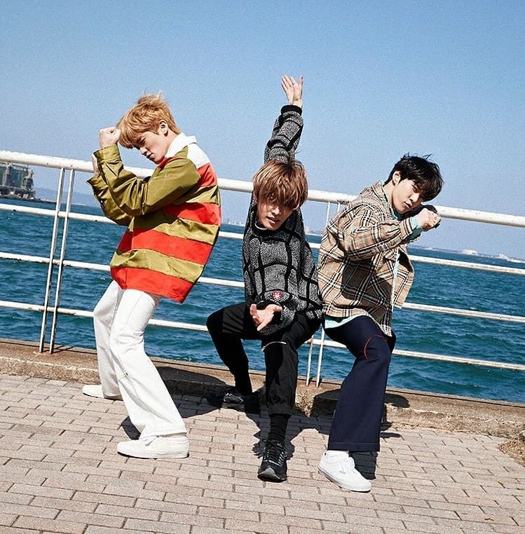 Ảnh nhóm tràn đầy năng lượng