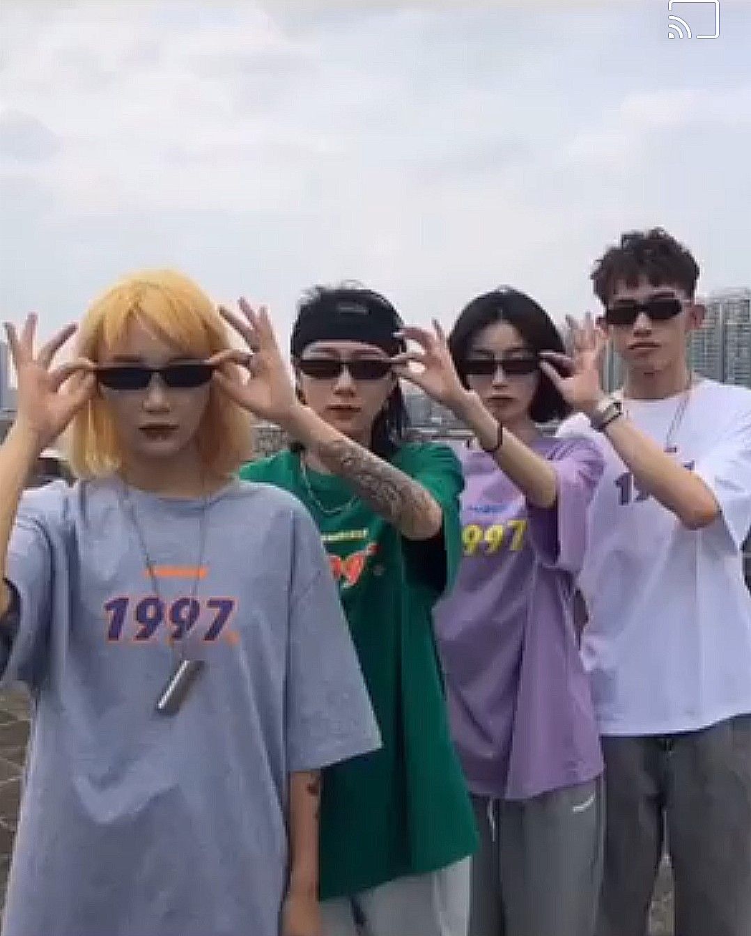 Chụp ảnh nhóm lầy lội