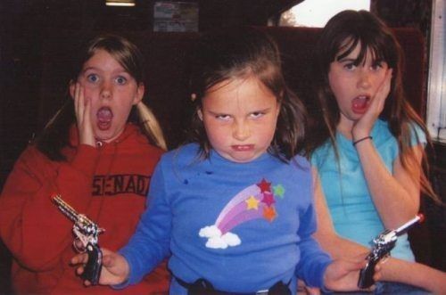 Nhóm bạn pose dáng hài hước