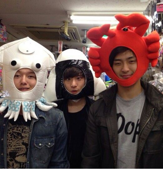 Nhóm mình - chuyên gia phá khung hình