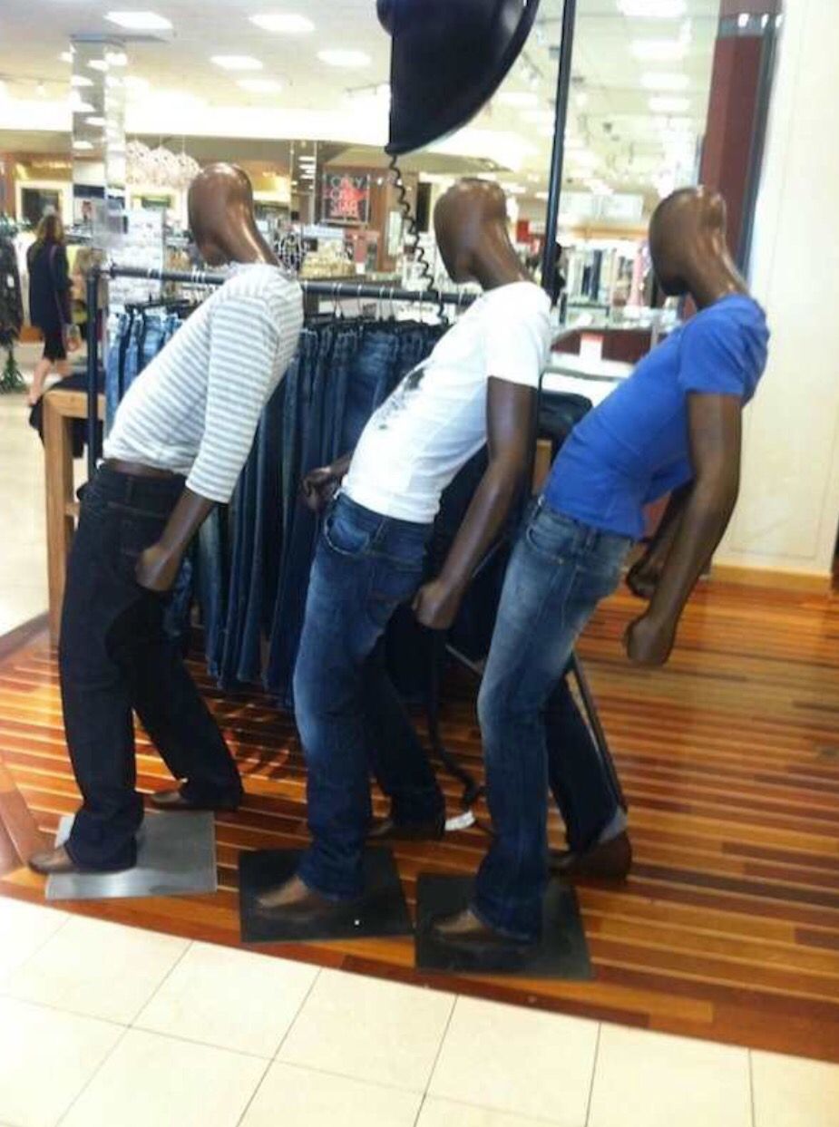 Tạo dáng là phụ, gây cười là chính