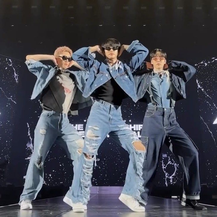 Ai đứng cạnh cũng tự động lầy theo