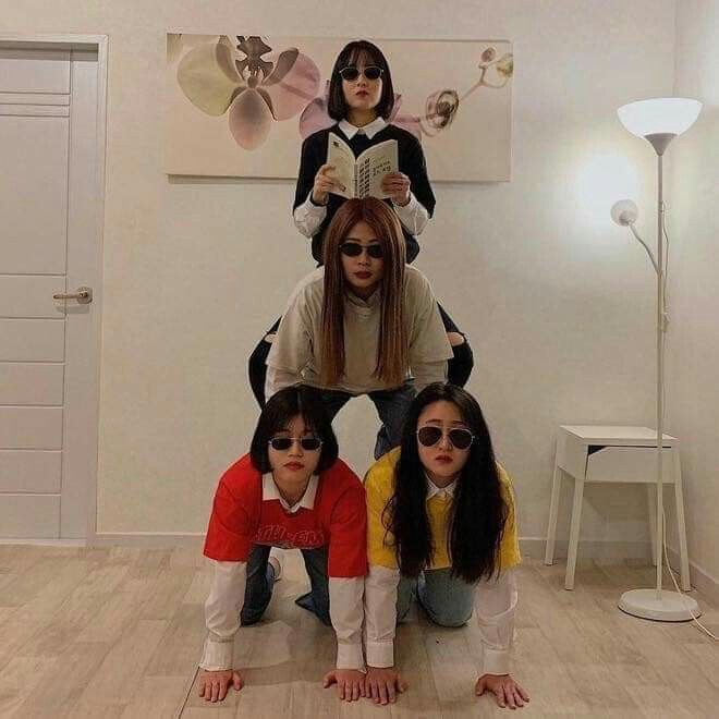 Ảnh nhóm tinh nghịch