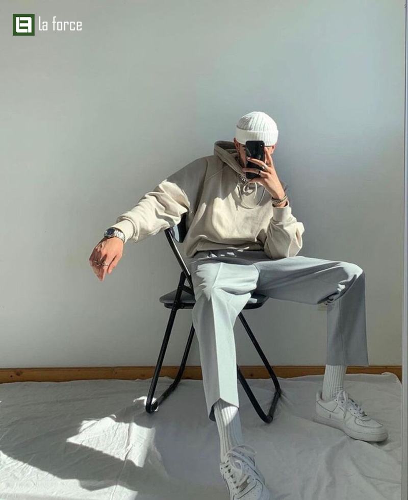 Chụp ảnh trước gương nam ngầu