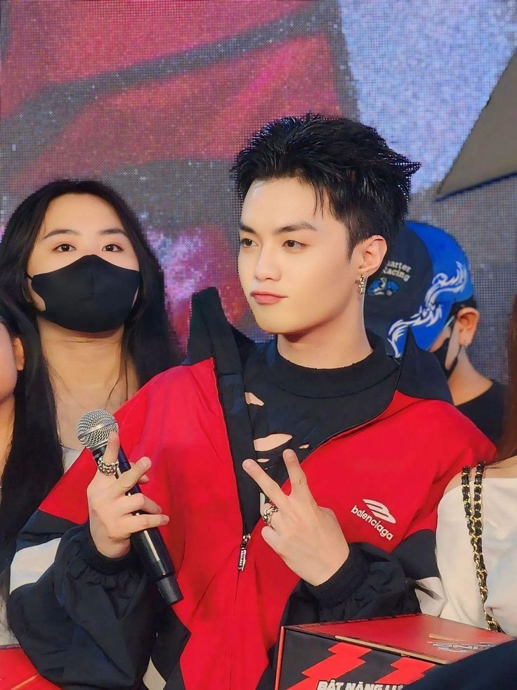 những tấm hình negav tham gia biểu diễn