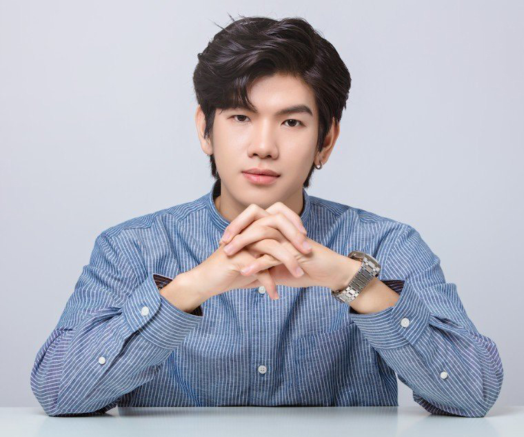 Kiểu hình chân dung trai đẹp 