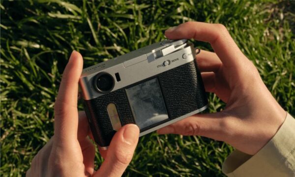 FUJIFILM X Half giới thiệu chế độ 2-in-1