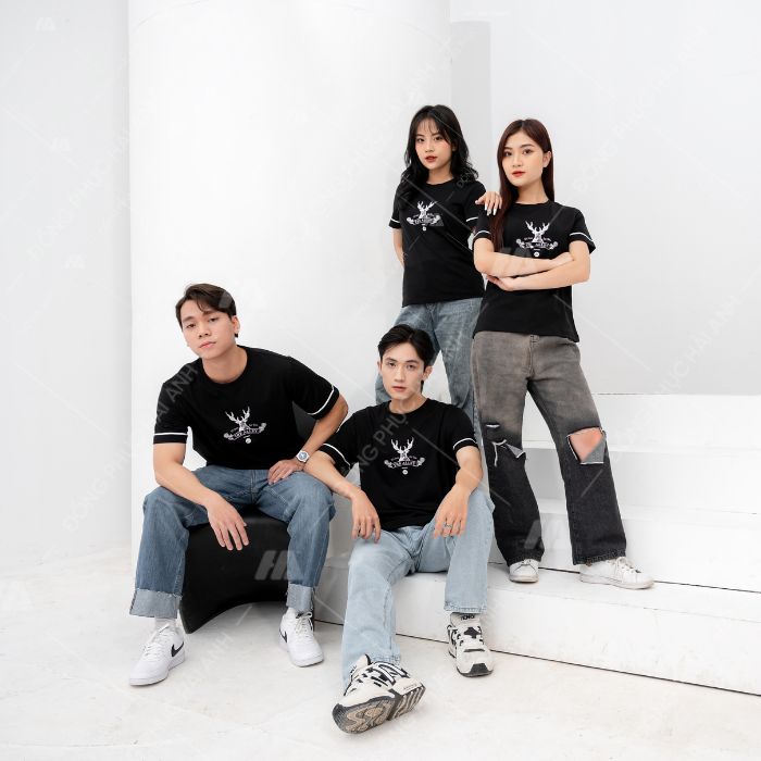 Đồng phục áo thun màu đen huyền bí, sang trọng và đẳng cấp