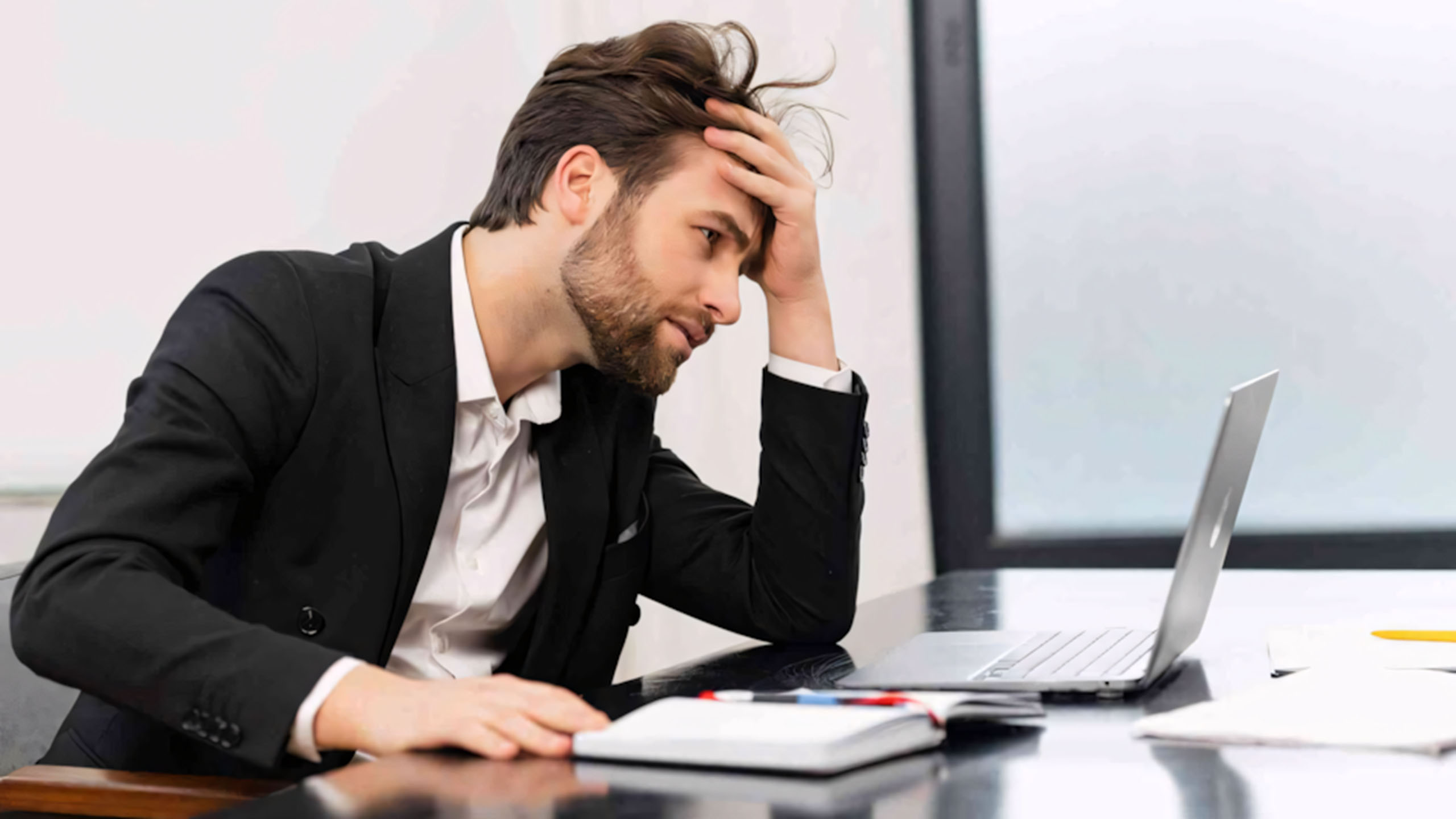 hinh anh lam viec met moi 2560px 1440px 2k 11