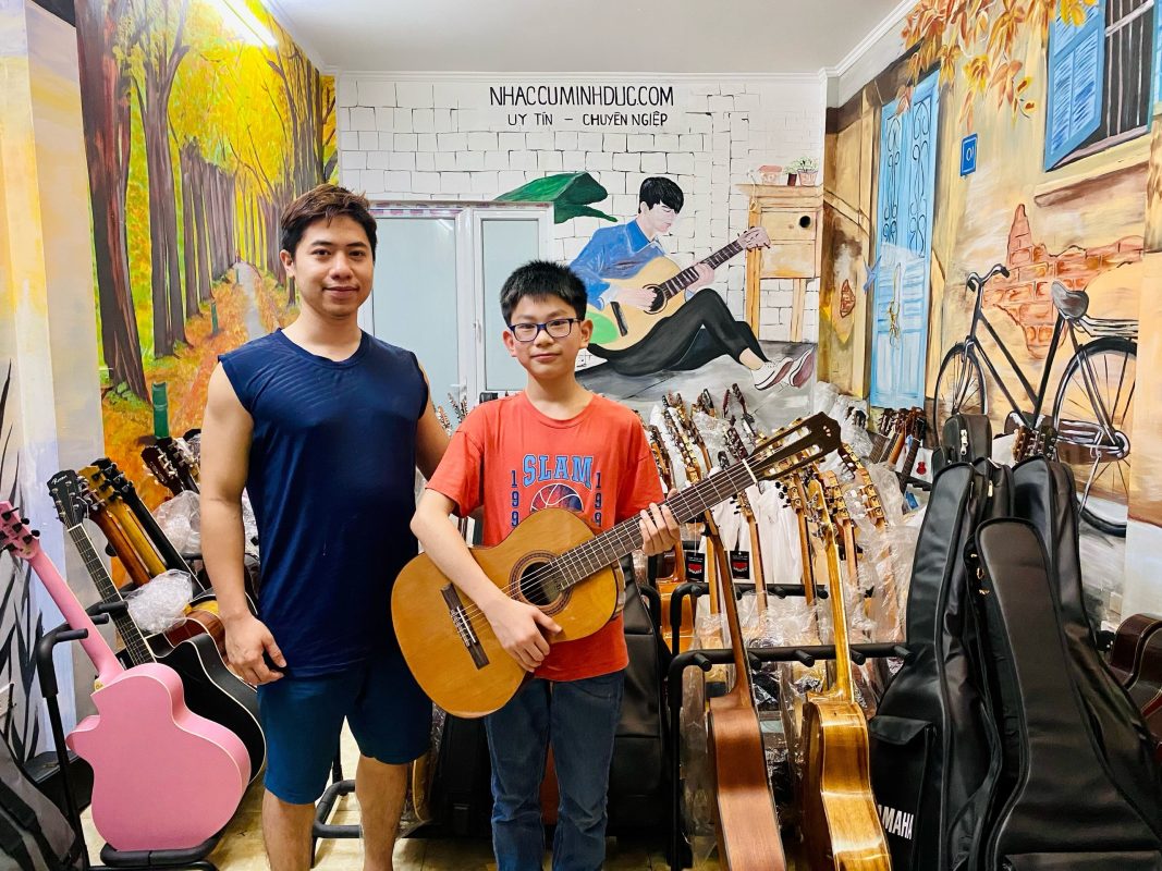 Guitar Bình Nguyên A200