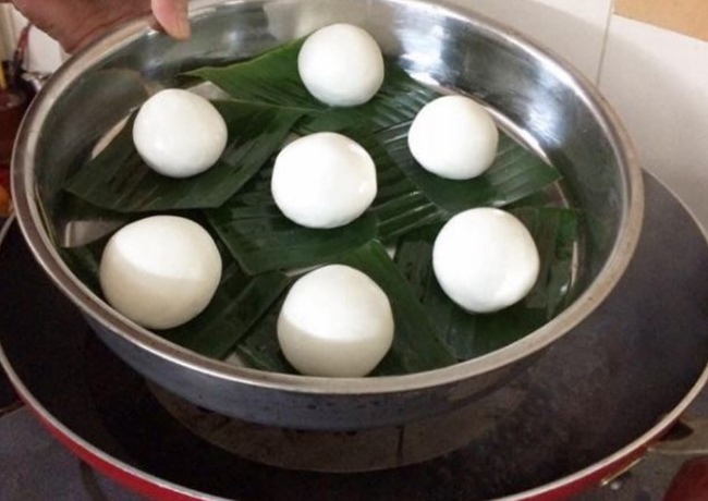 Công đoạn hấp bánh