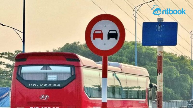 biển nào cấm ô tô tải vượt