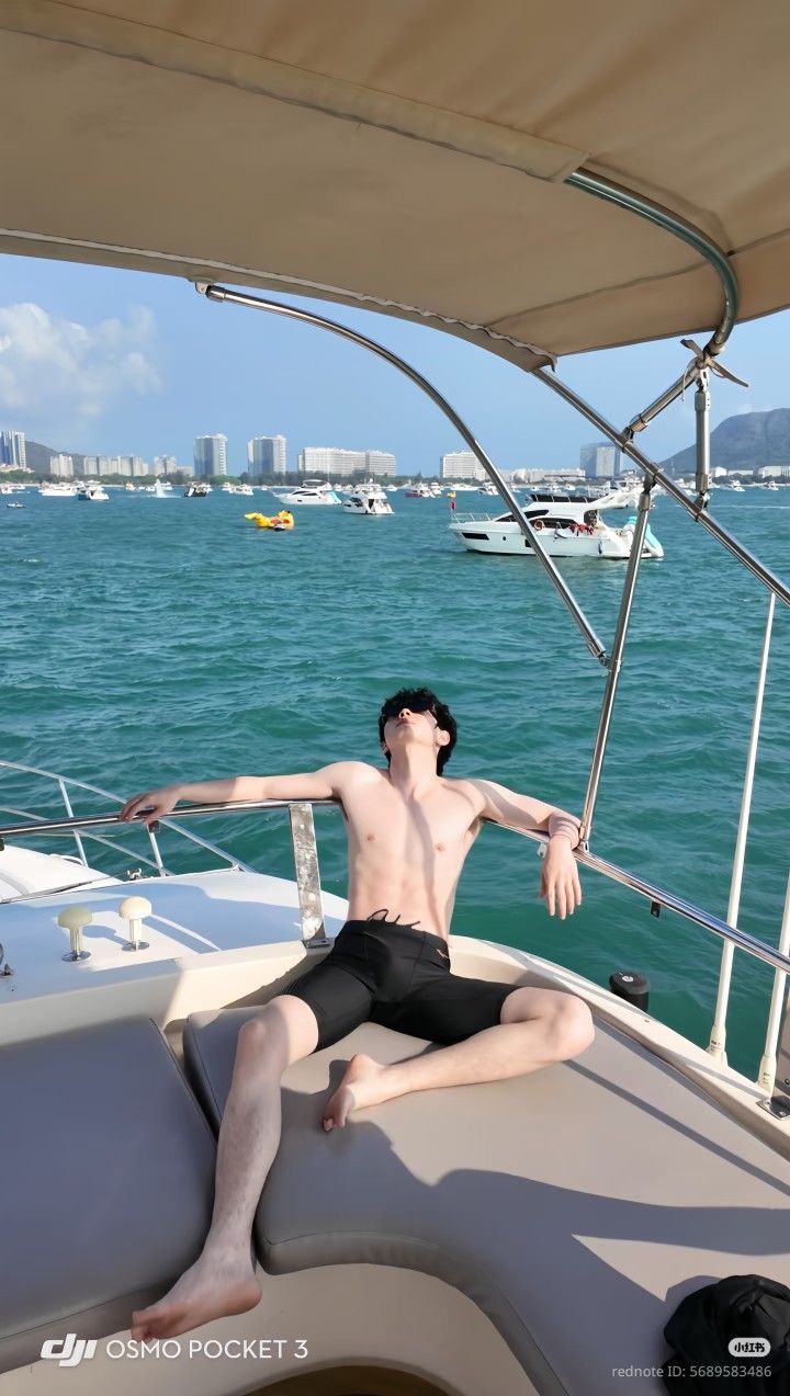 ảnh trai 6 múi học sinh