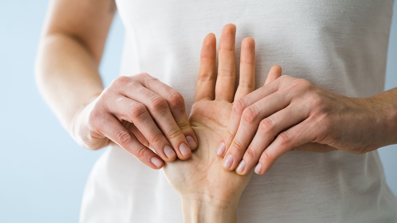 Buồn bực chân tay là dấu hiệu của bệnh gì? Chữa bằng cách nào? 3