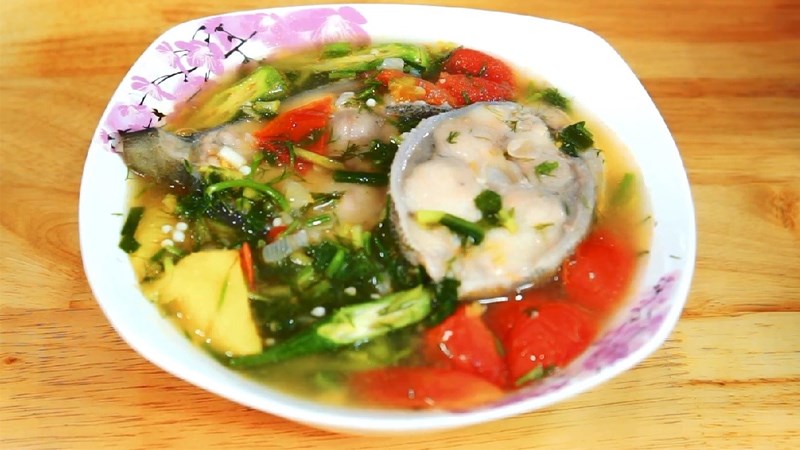Canh chua cá bớp nấu măng